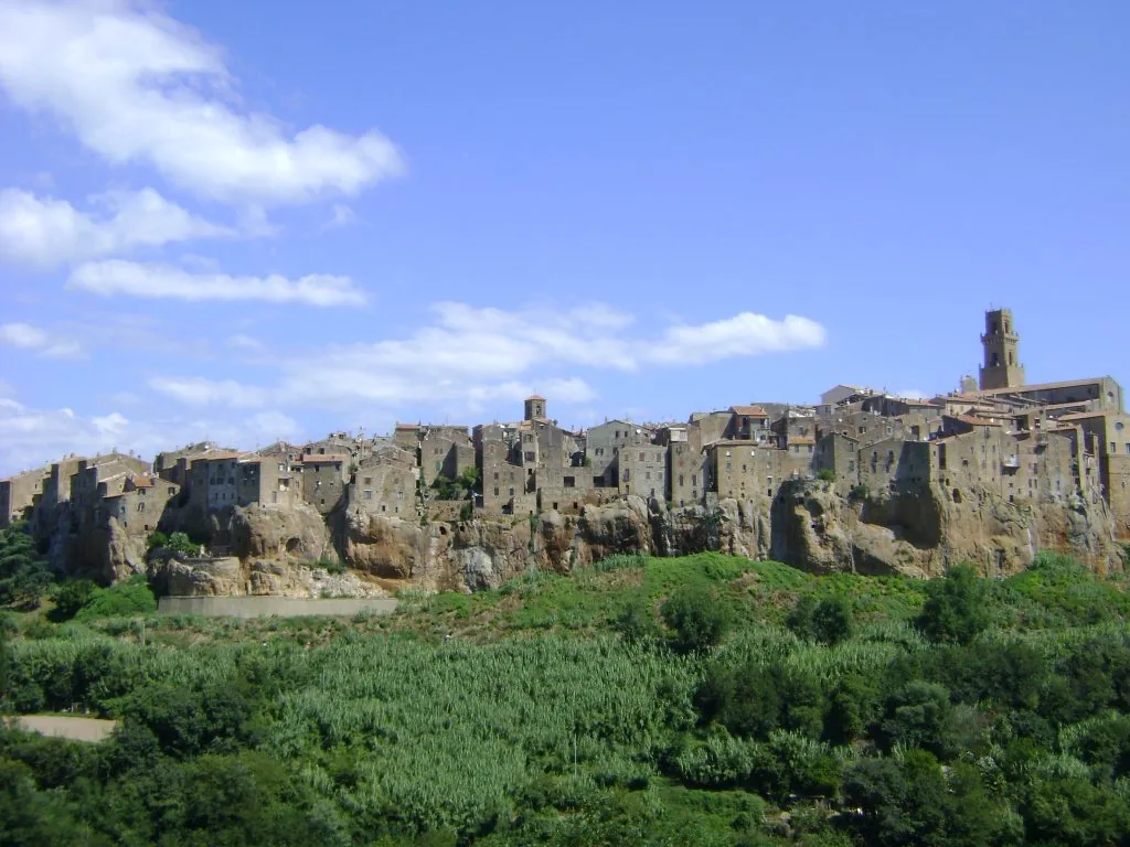 Panorama di Pitigliano la città di tufo