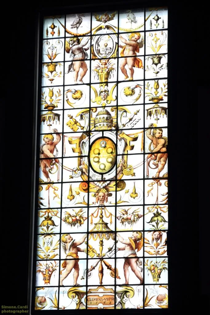 Biblioteca Medicea Laurenziana vetrata con stemma di Clemente settimo papa Medici