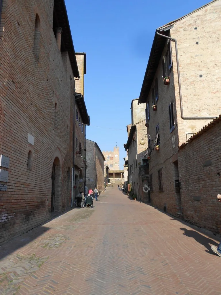Certaldo Alto la via storica del borgo