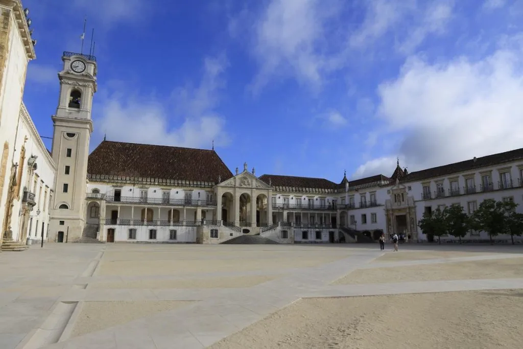 Piazza dell'università a Coimbra, Portogallo