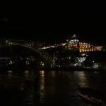 Mosteiro da Serra do Pilar di notte, Oporto, Portogallo