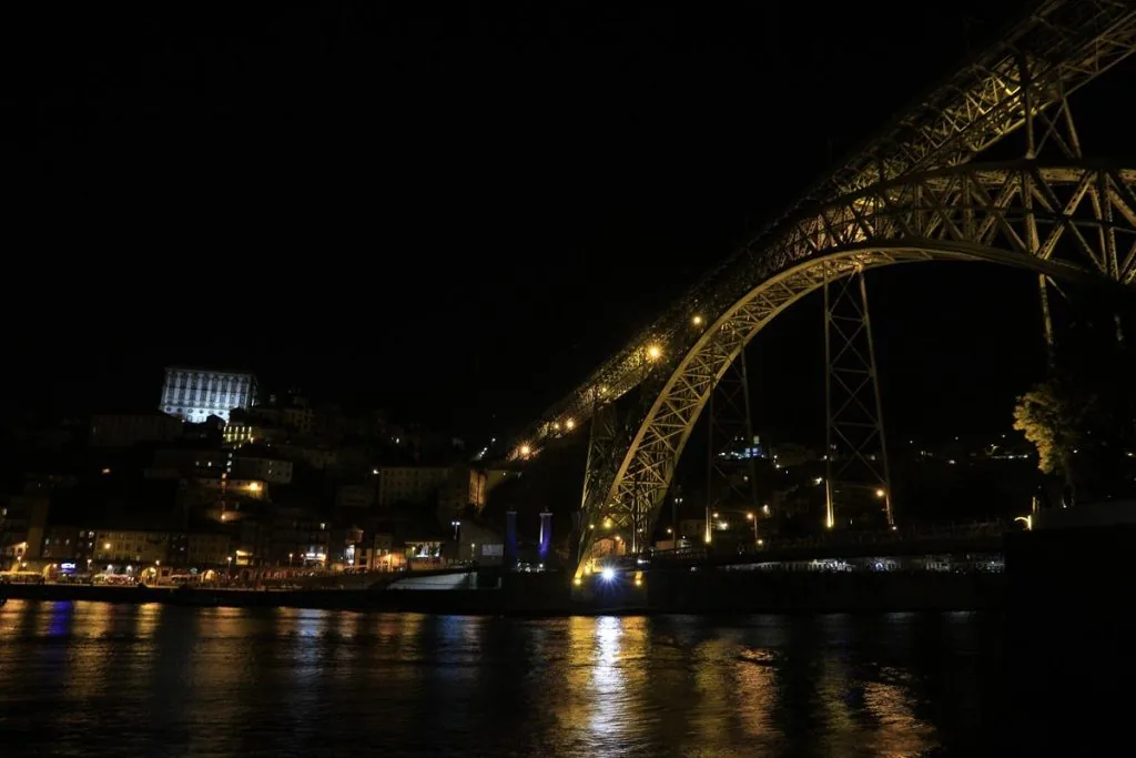Oporto, Portogallo: ponte Dom Luis I di notte