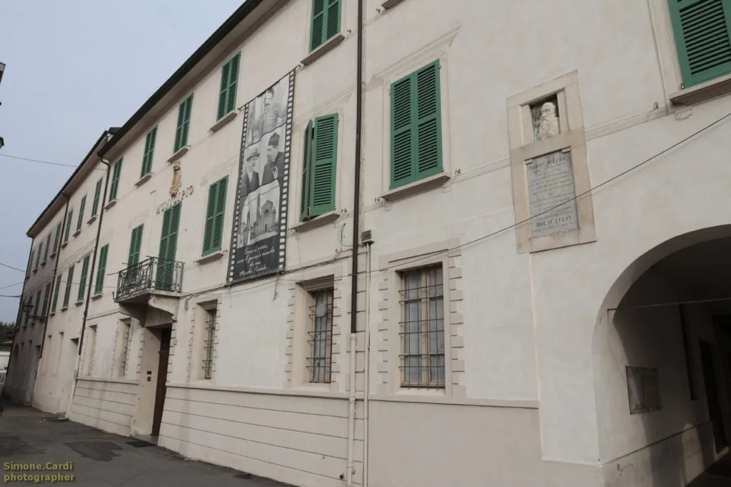 Brescello Municipio citazione Guareschi piccolo mondo di un Mondo Piccolo
