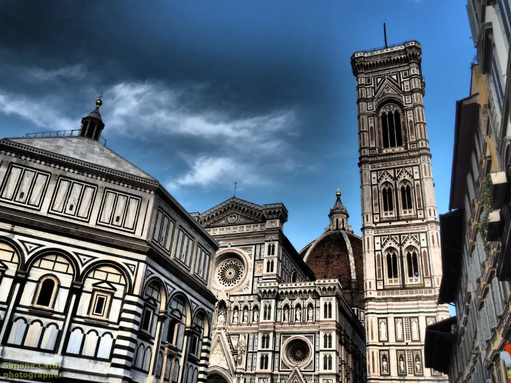 Firenze, piazza del Duomo: cupola, campanile e battistero