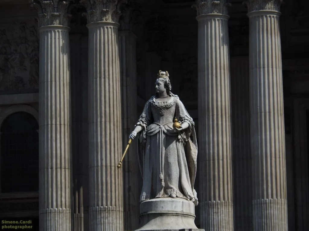 Queen Ann statua