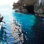 Grotte di Nettuno Alghero arrivo con la barca acqua azzurra