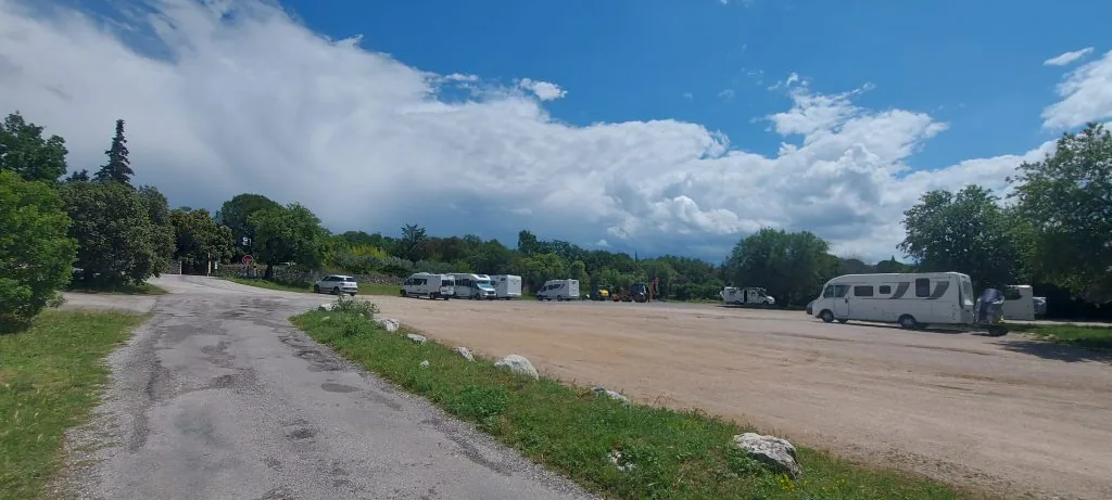 sosta camper bories gordes