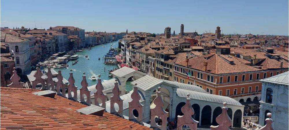 canal grande e ponte rialto vista panorama terrazza fondaco dei tedeschi venezia