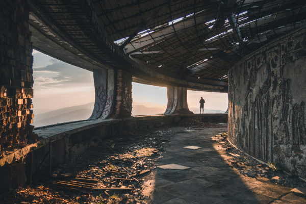 Buzludzha in Bulgaria interno del monumento brutalista