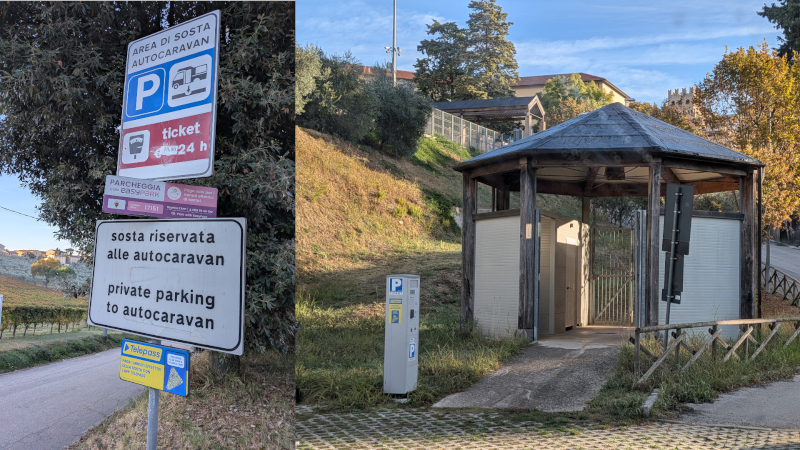 Area sosta camper Montefalco bagni e colonnina per pagamento.